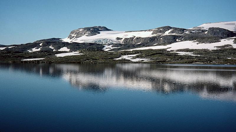 August 5, 1997 - From Finse to the Hardangerjkulen (glacier) and back, Norway.<br />The glacier from our hotel window.