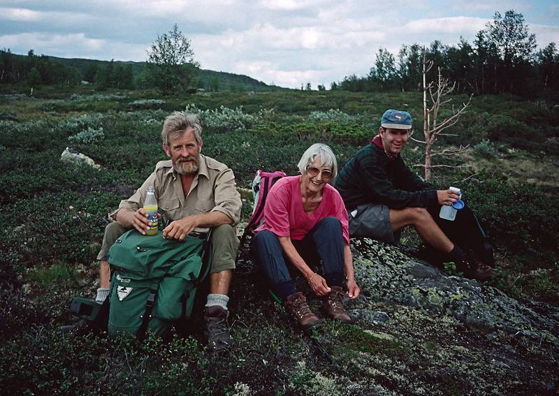 August 8, 1997 - Hike from Torger's farm to near Geilo, Norway.<br />Torger, Lynn, and Michael at lunch.