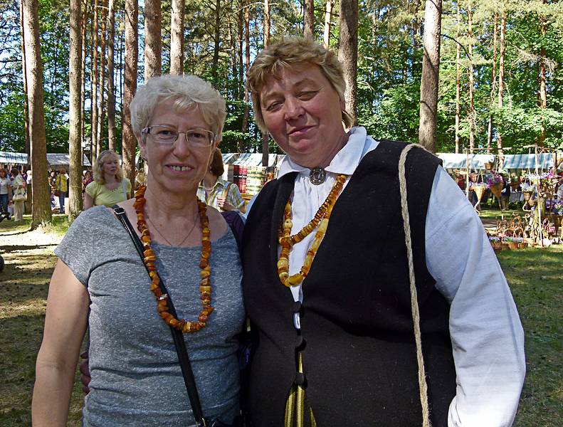 Daina and a relative?<br />Arts and crafts fair at the Latvian Ethnographic Open Air Museum.<br />June 4, 2011 - Riga, Latvia.