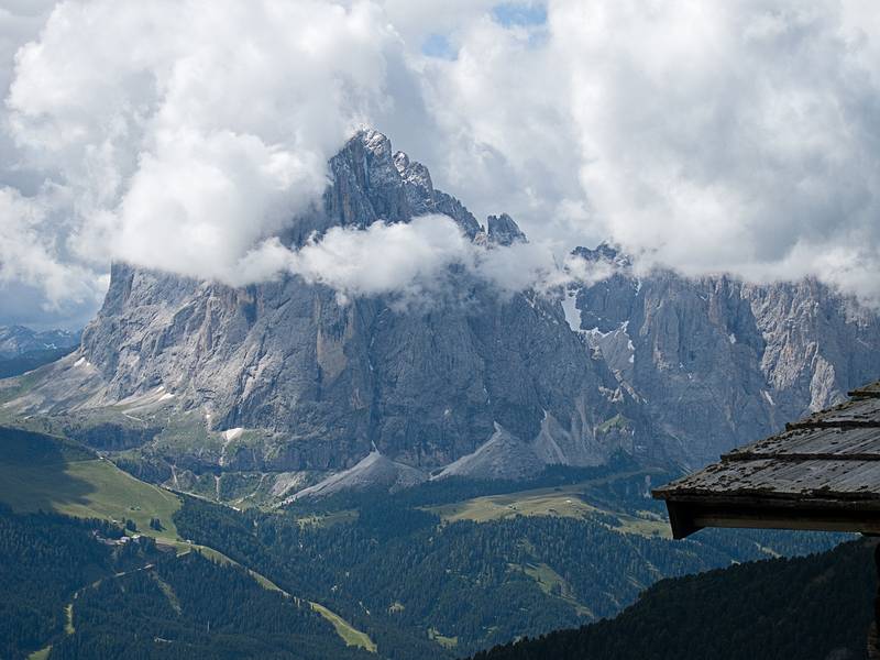 Looking SW from near the start. I am guessing it is the Langkofel/Sassolungo at 3181 m.<br />Hike from Seceda cable car terminal to Puez hut.<br />July 26, 2011 - NE of St. Ulrich/Ortisei, Italy.